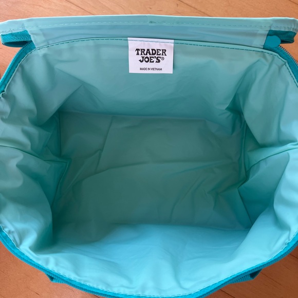 TRADER JOE’s MINI INSULATED TOTE BAG - Picture 5 of 6